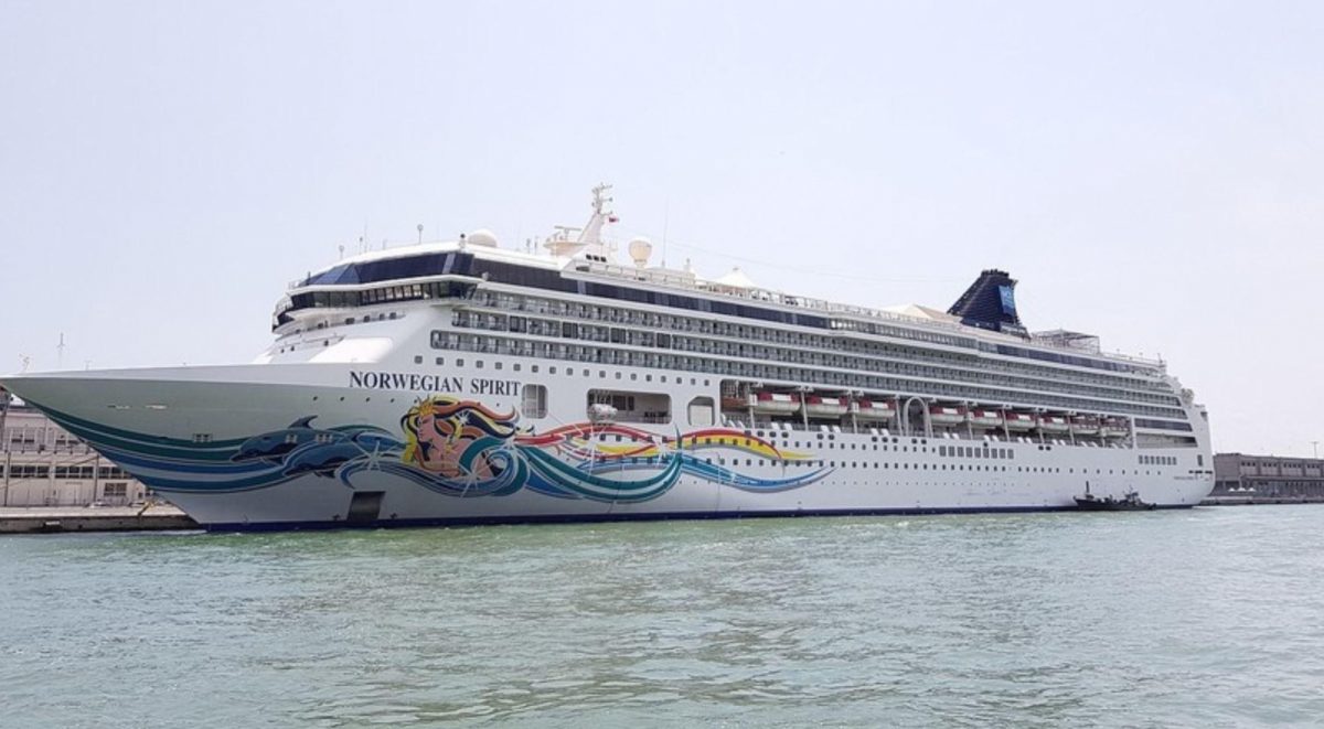 Noticia: Crucero que iba a la Antártida está retenido desde hace casi 20 días en Buenos Aires por deuda millonaria Crucero que iba a la Antártida está retenido desde hace casi 20 días en Buenos Aires por deuda millonaria