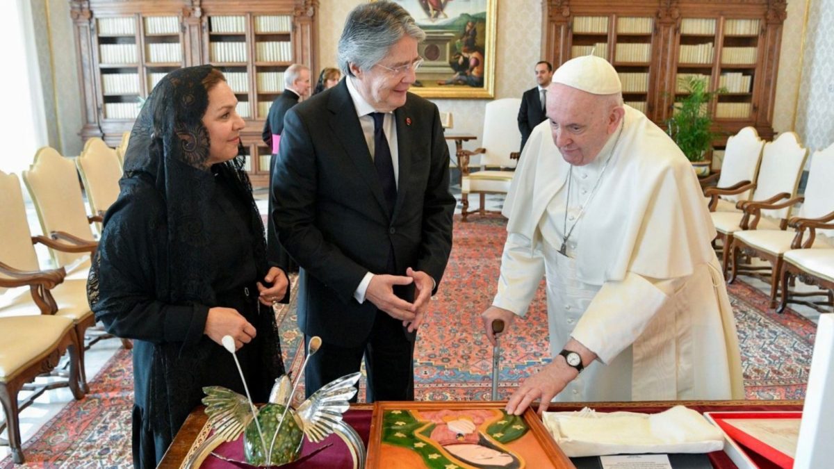 Noticia: El papa Francisco se reunió con el presidente Guillermo Lasso El papa Francisco se reunió con el presidente Guillermo Lasso