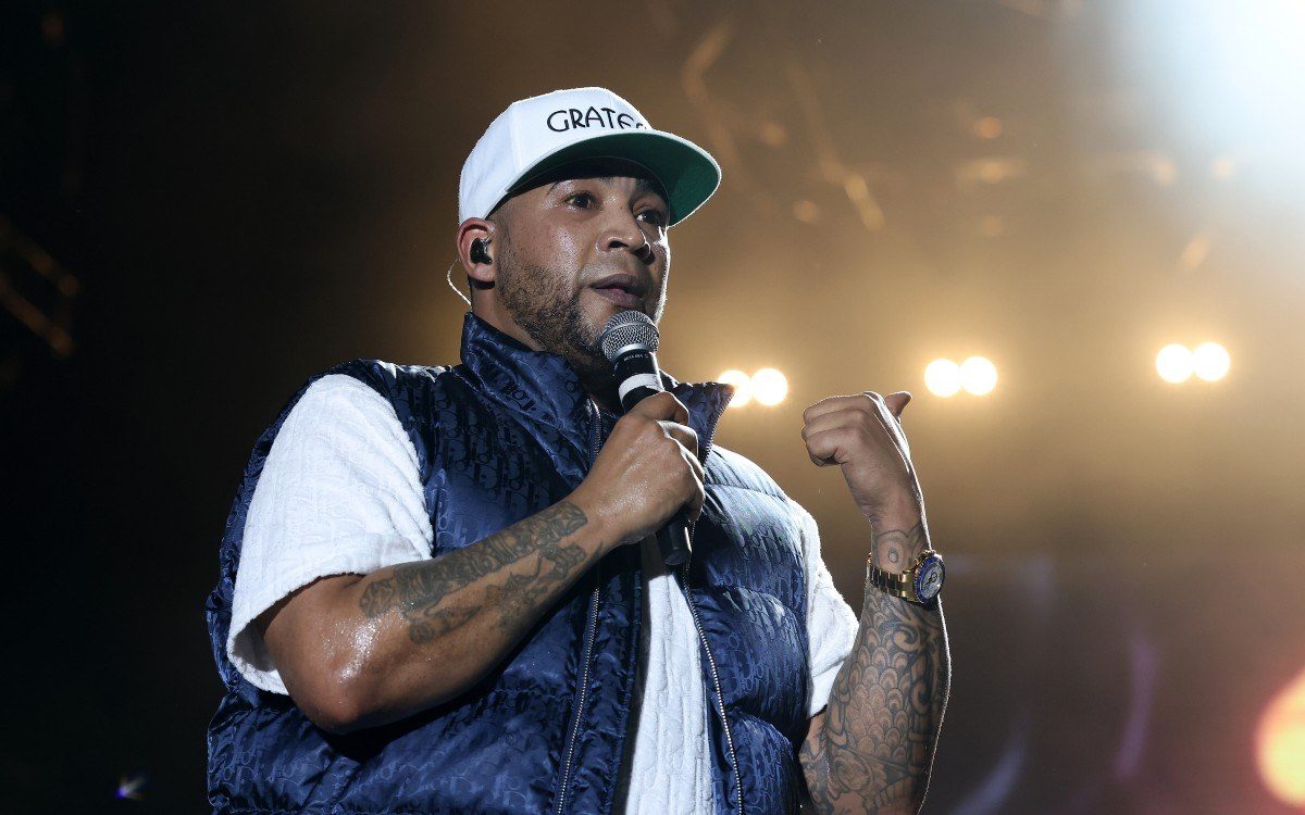 Noticia: Don Omar, Zion y Lennox fueron detenidos en Bolivia por presunta estafa agravada Don Omar, Zion y Lennox fueron detenidos en Bolivia por presunta estafa agravada