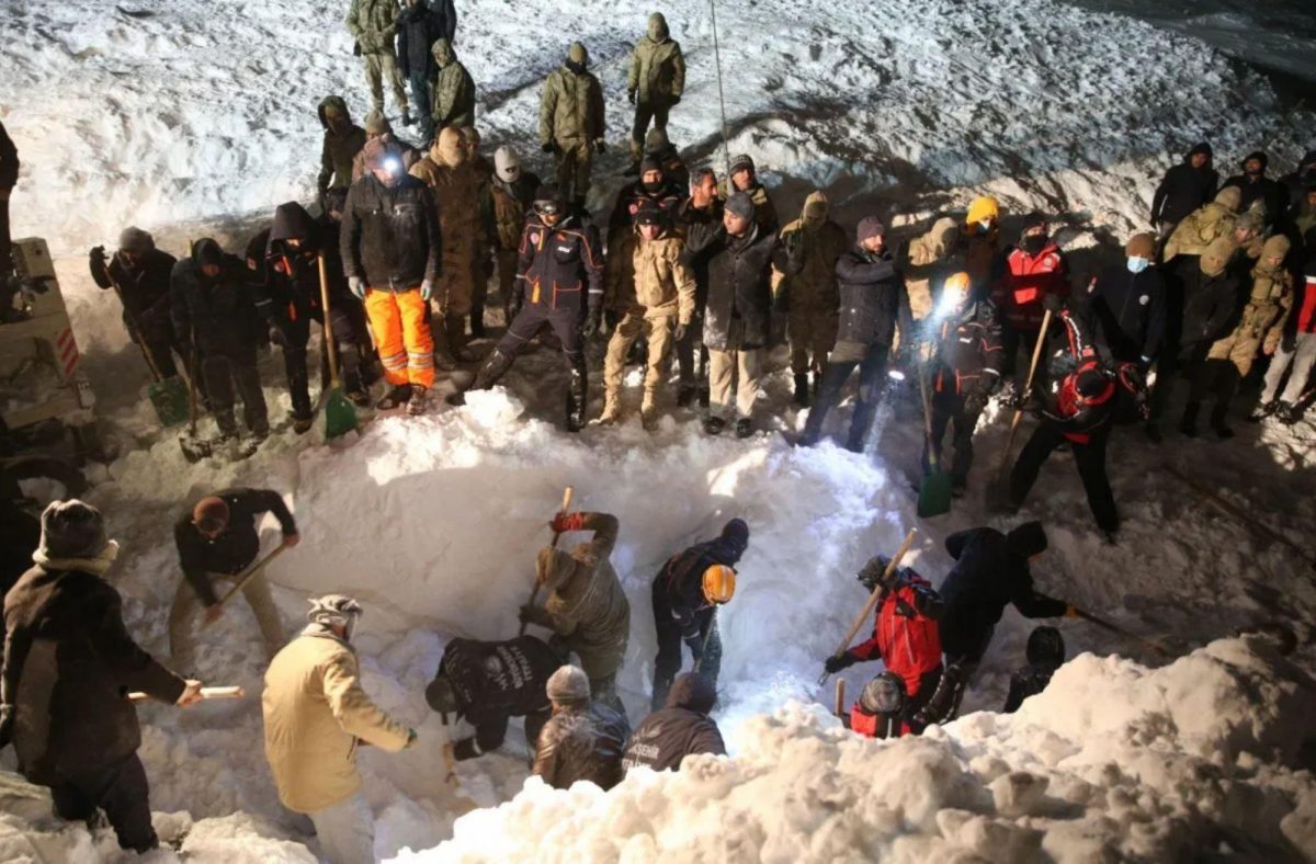 Noticia: Turquía: 17 rescatistas mueren por un alud mientras buscaban víctimas de otra avalancha Turquía: 17 rescatistas mueren por un alud mientras buscaban víctimas de otra avalancha