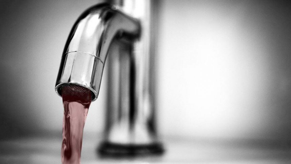 Noticia: FOTO | Tuberías de un pueblo de Italia dan vino en vez de agua FOTO | Tuberías de un pueblo de Italia dan vino en vez de agua