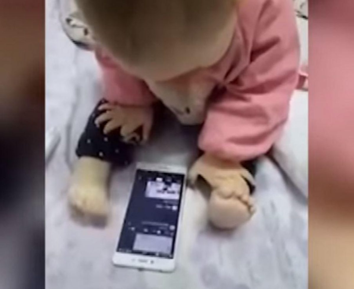 Noticia: VIDEO: madre descubre estremecedor detalle al ver a su hija jugando con su celular VIDEO: madre descubre estremecedor detalle al ver a su hija jugando con su celular