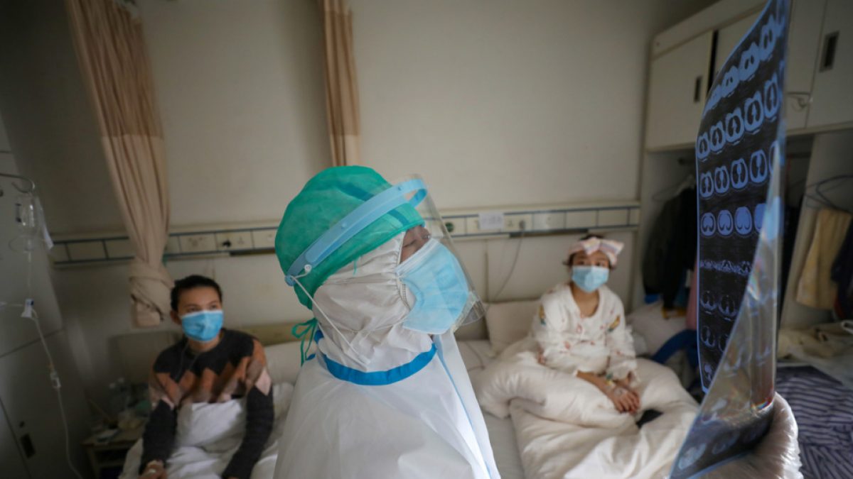 Noticia: Científicos chinos revelan quién es más susceptible de convertirse en víctima del coronavirus Científicos chinos revelan quién es más susceptible de convertirse en víctima del coronavirus