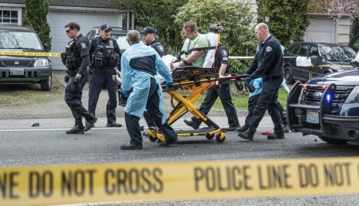 Noticia: Al menos dos muertos y dos heridos graves en Estados Unidos por ataque de hombre armado Al menos dos muertos y dos heridos graves en Estados Unidos por ataque de hombre armado