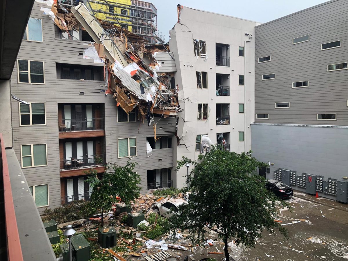 Noticia: VIDEO | Grúa colapsa sobre un edificio y mata a una mujer VIDEO | Grúa colapsa sobre un edificio y mata a una mujer