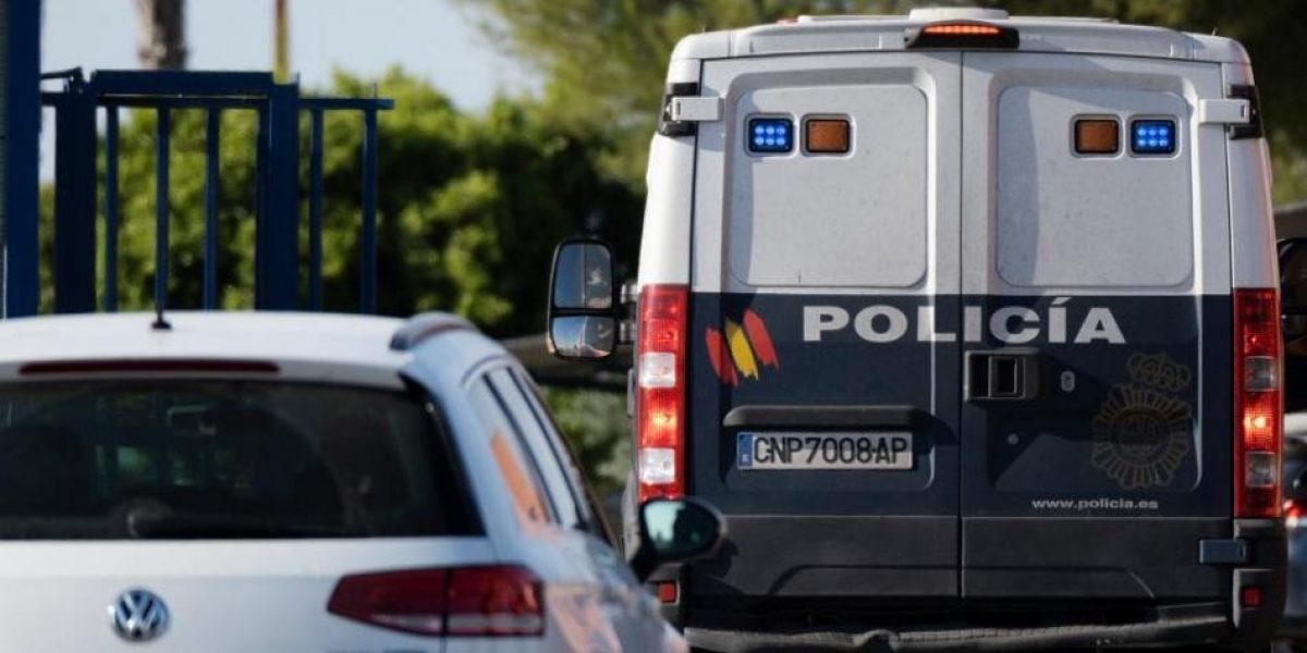Noticia: Madre e hija detenidas por denunciar a sicario de no matar a su víctima Madre e hija detenidas por denunciar a sicario de no matar a su víctima