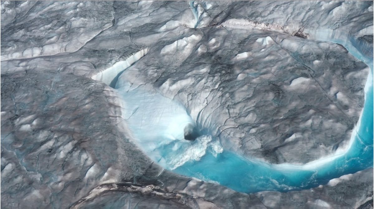 Noticia: Las impresionantes imágenes de cómo se derritieron 12 mil millones de toneladas de hielo en Groenlandia Las impresionantes imágenes de cómo se derritieron 12 mil millones de toneladas de hielo en Groenlandia