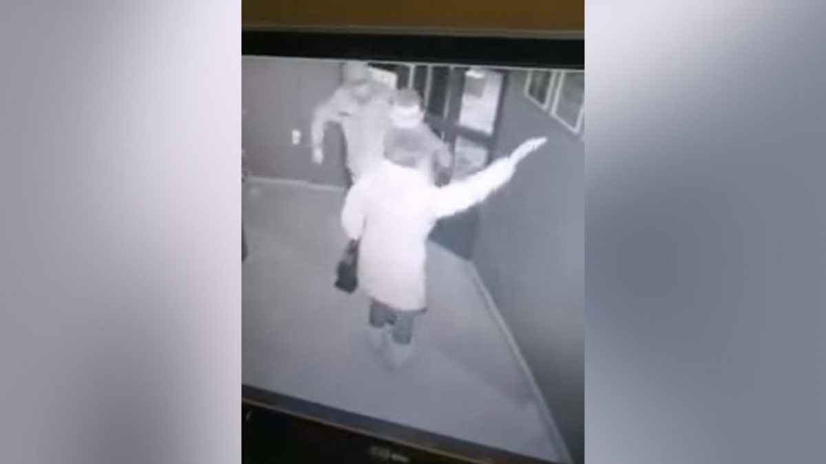 Noticia: VIDEO: guardia de seguridad murió apuñalado VIDEO: guardia de seguridad murió apuñalado