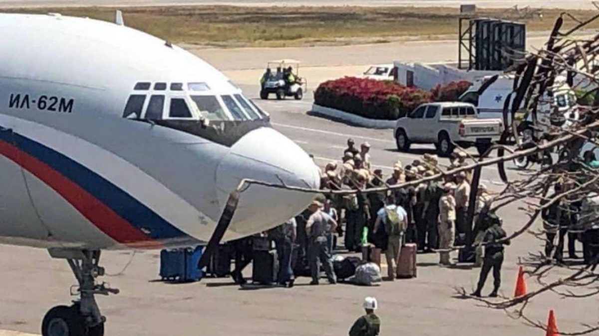 Noticia: Avión de la fuerza aérea rusa aterriza en Venezuela Avión de la fuerza aérea rusa aterriza en Venezuela