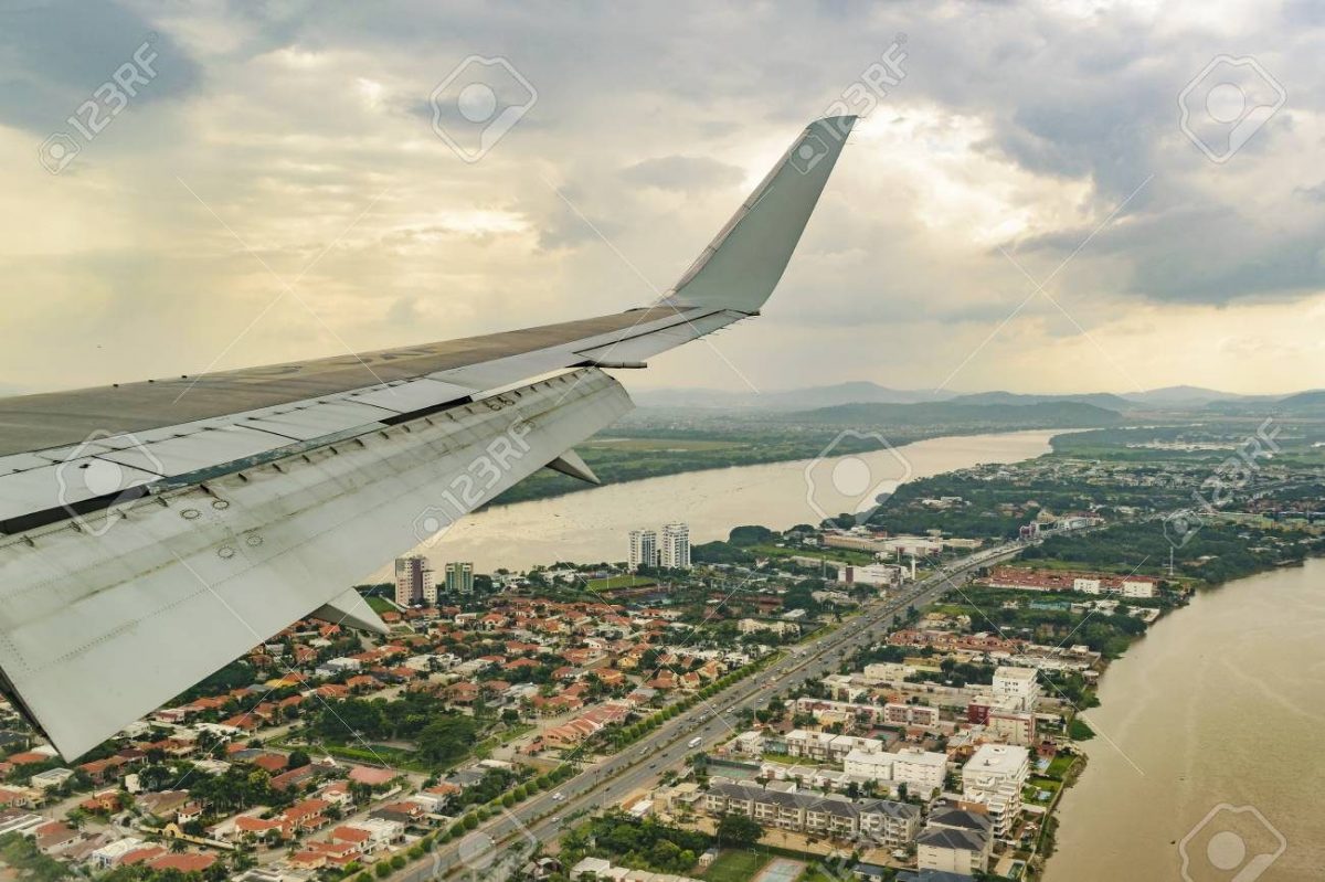 Noticia: Más de 200 extranjeros fueron trasladados de Guayaquil a sus países Más de 200 extranjeros fueron trasladados de Guayaquil a sus países