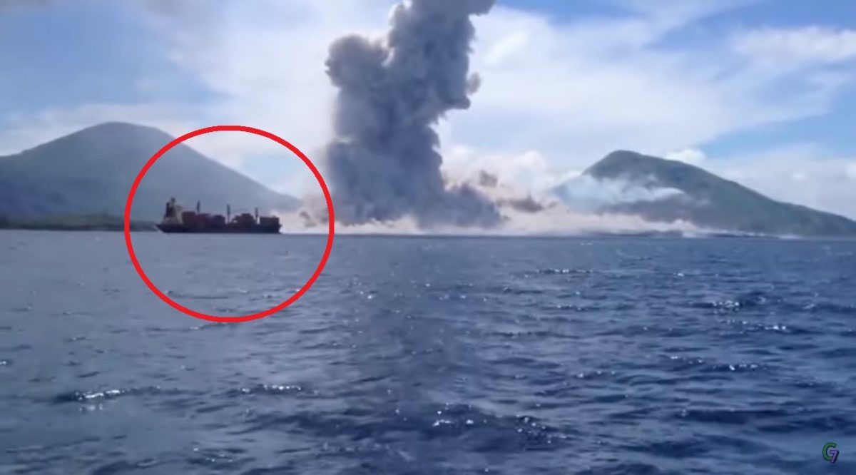 Noticia: VIDEO | Barco se salva de erupción de volcán VIDEO | Barco se salva de erupción de volcán