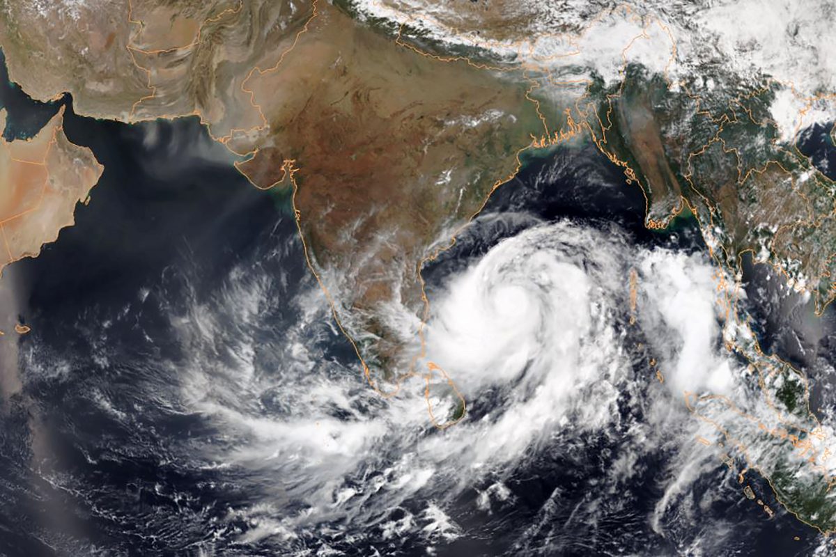 Noticia: VIDEO: casi 800.000 evacuados en India ante la llegada de ciclón VIDEO: casi 800.000 evacuados en India ante la llegada de ciclón