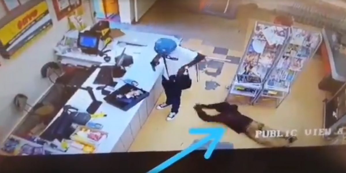 Noticia: VIDEO | Entra a la tienda a comprar y termina robándole al ladrón VIDEO | Entra a la tienda a comprar y termina robándole al ladrón