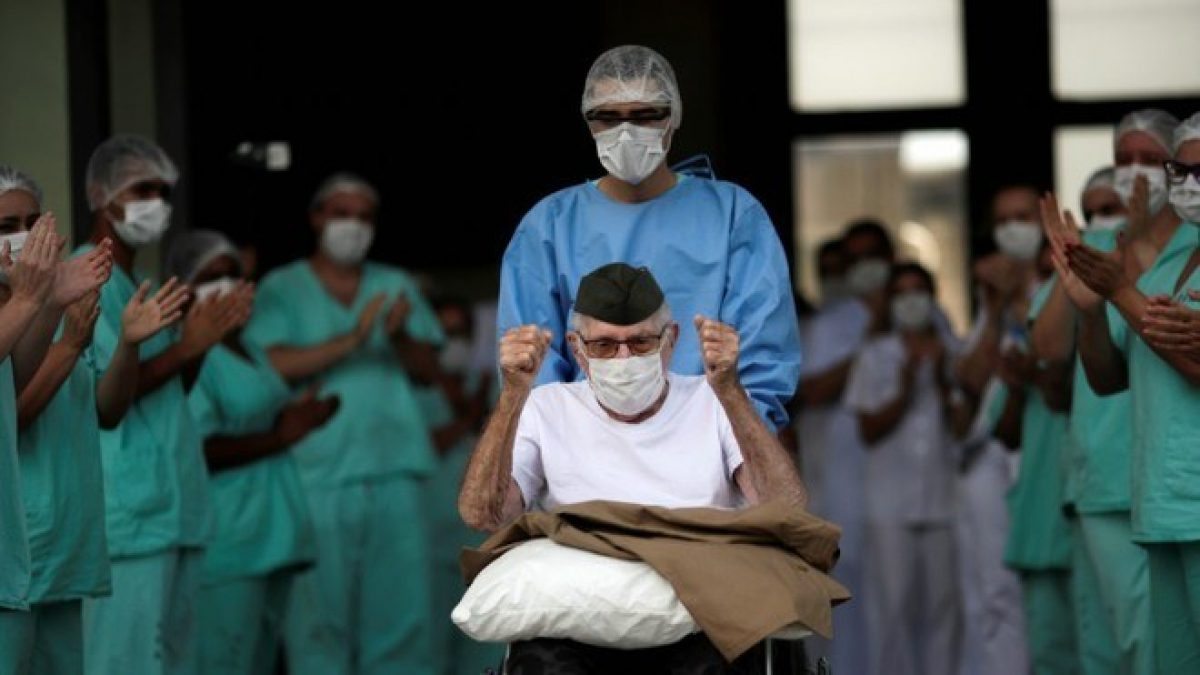 Noticia: Veterano de guerra de 99 años que luchó en la Segunda Guerra Mundial vence el coronavirus Veterano de guerra de 99 años que luchó en la Segunda Guerra Mundial vence el coronavirus