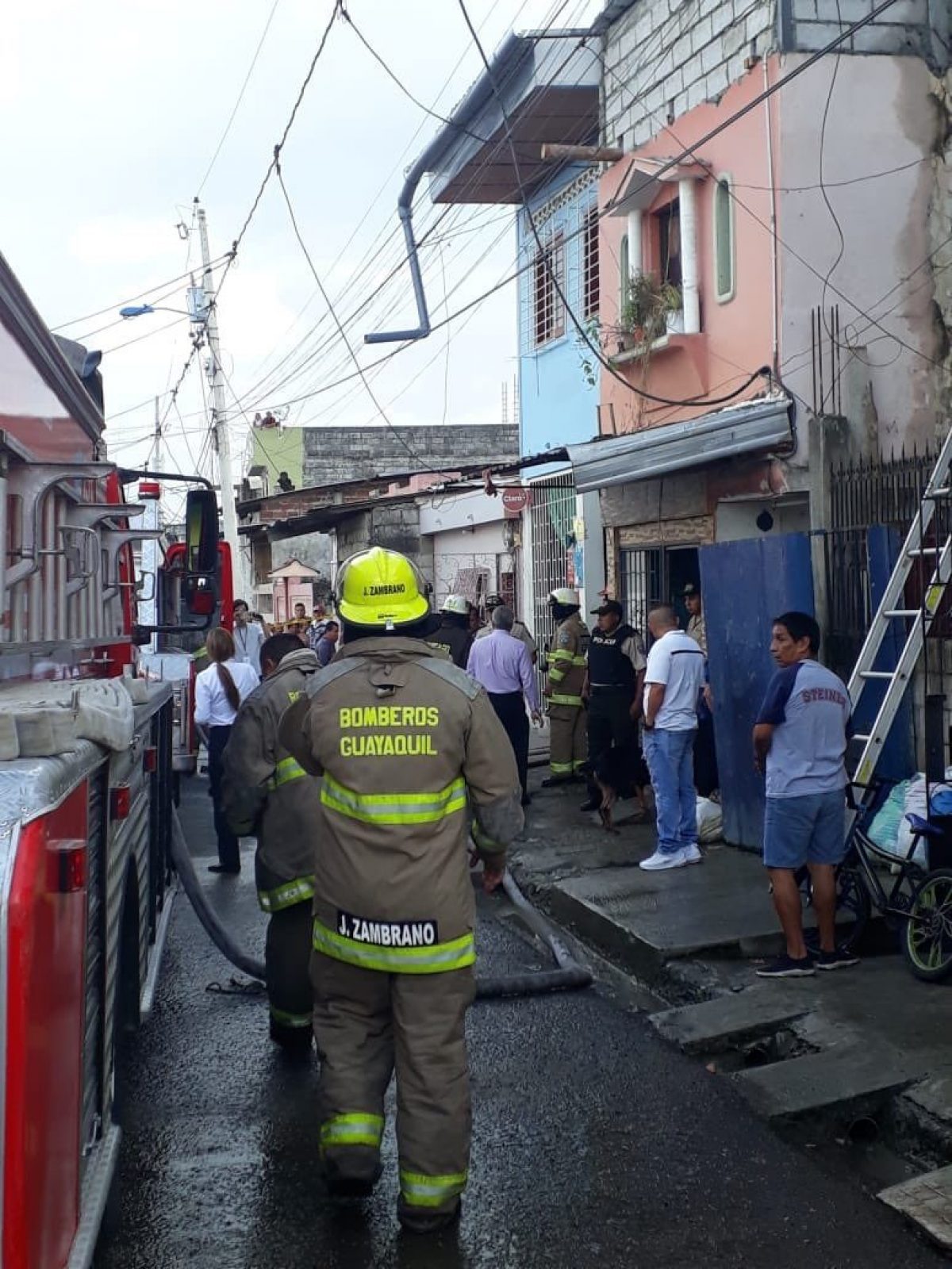 Noticia: Cinco sospechosos detenidos por incendio en clínica clandestina Cinco sospechosos detenidos por incendio en clínica clandestina