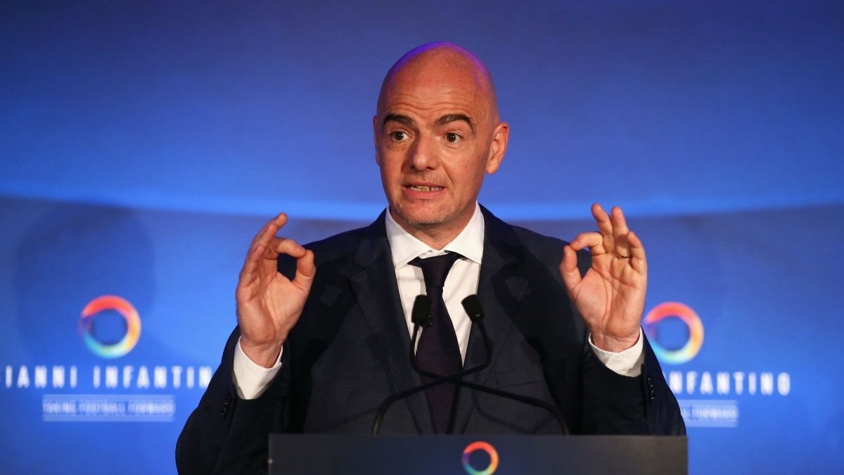 Noticia: Presidente de la FIFA: "Ningún partido de fútbol vale la pena arriesgar una sola vida" Presidente de la FIFA: "Ningún partido de fútbol vale la pena arriesgar una sola vida"