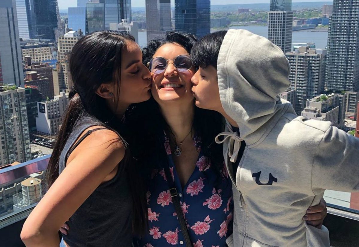 Hija de Karina Rivera y Orlando Fundichely cumple 18 años Mujer Ojo