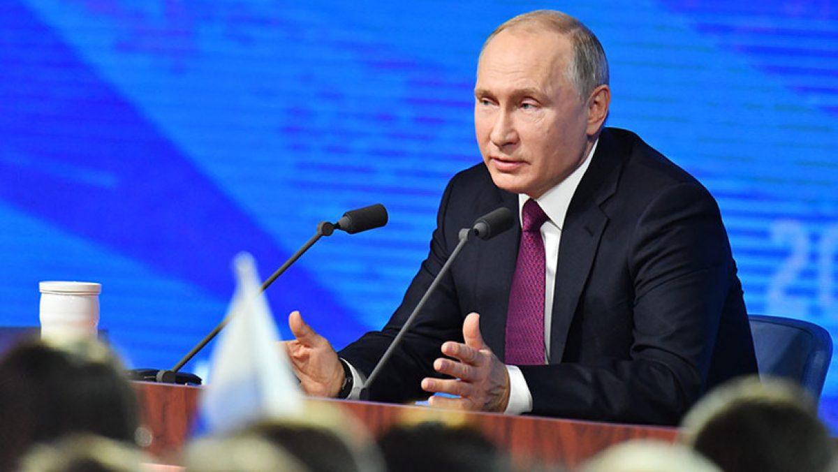 Noticia: El presidente de Rusia responde a periodista "¿cuándo tiene previsto casarse?". El presidente de Rusia responde a periodista "¿cuándo tiene previsto casarse?".