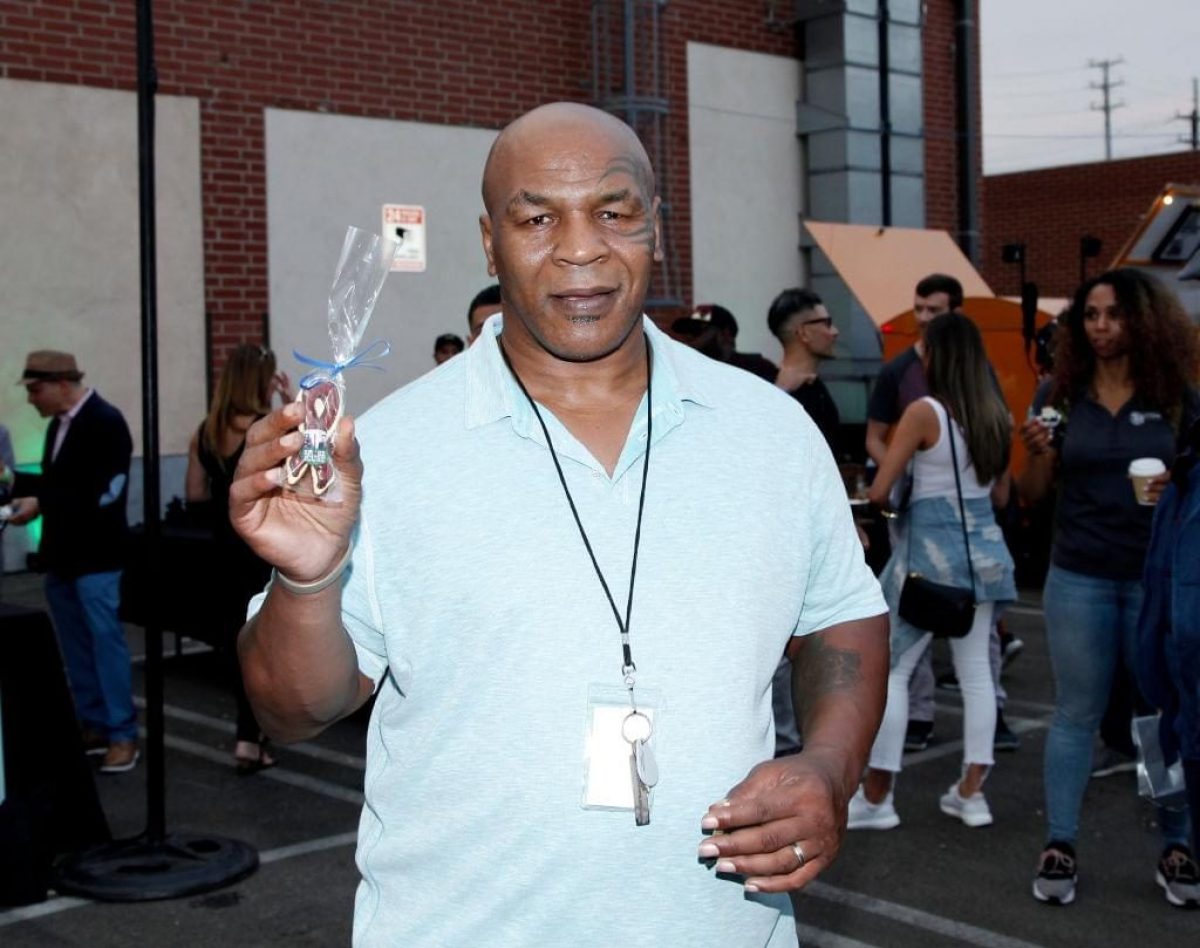 Сэми зейн. Майк тайсон и роллс ройс. Майк тайсон. Майк тайсон фото. Mike tyson 2022.