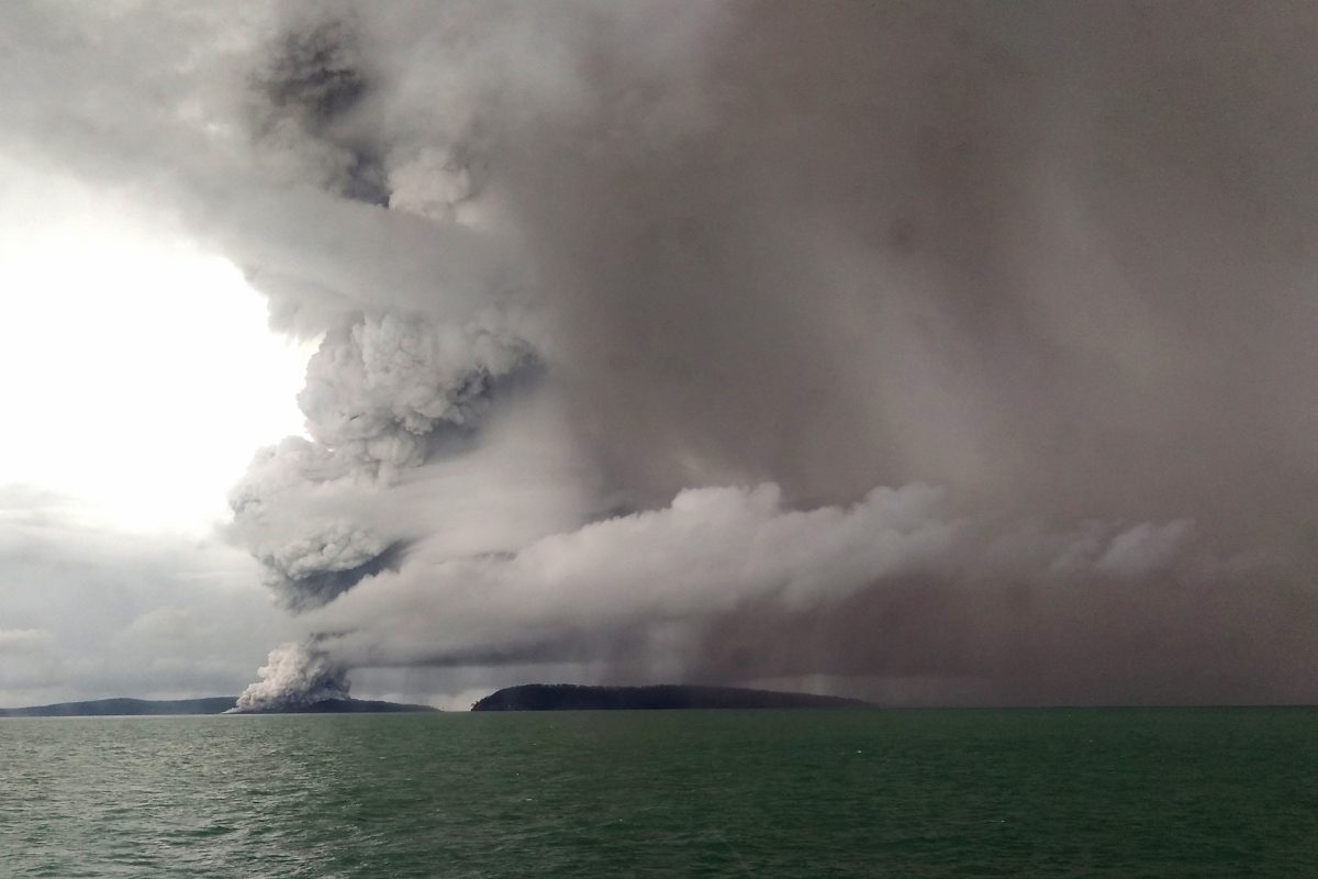 Noticia: VIDEO: Indonesia eleva nivel de alerta por volcán causante del tsunami VIDEO: Indonesia eleva nivel de alerta por volcán causante del tsunami