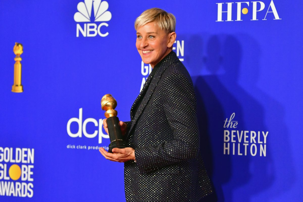 La actriz, comediante y presentadora Ellen Degeneres recibió el premio especial Carol Burnett a la excelencia en la televisión.