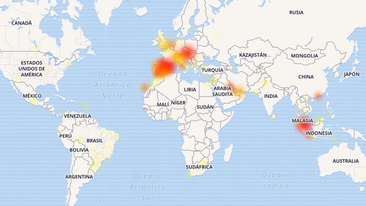 Los internautas reportan problemas en el noreste de Norteamérica, en varias partes de Europa y en el sureste de Asia.