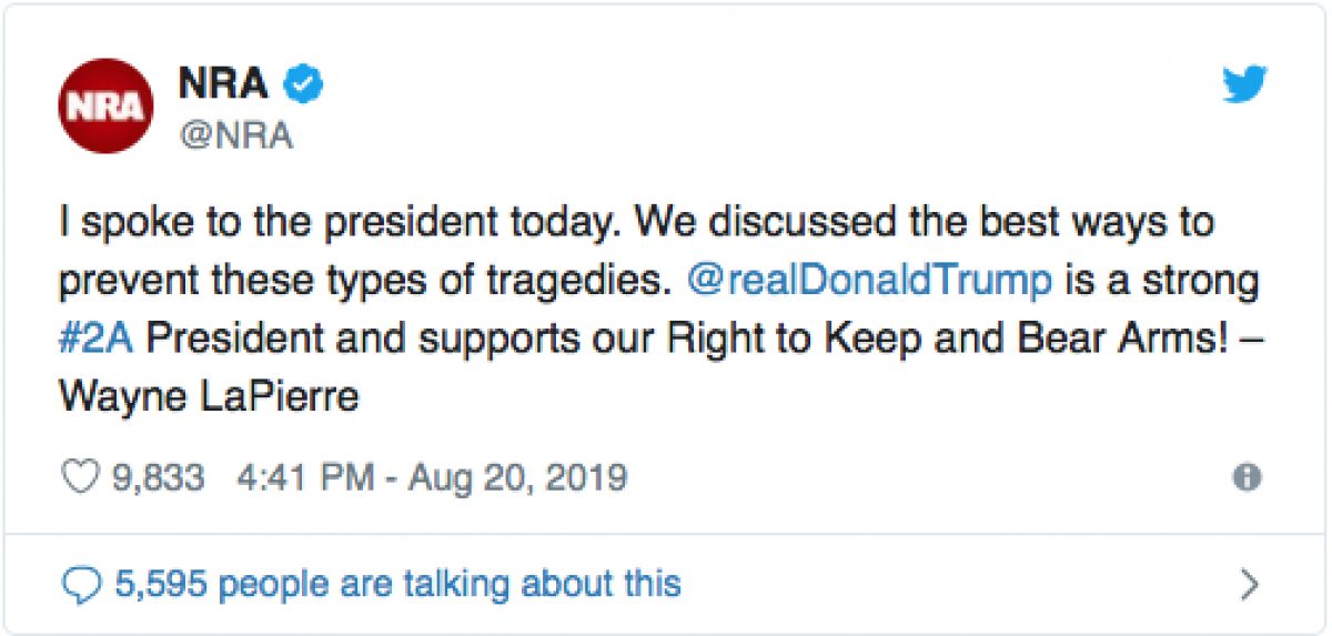 Traducción: Hablé con el presidente hoy. Discutimos las mejores formas de prevenir este tipo de tragedias. El presidente Trump es un presidente fuerte de #2A y apoya nuestro derecho a tener y portar armas!.