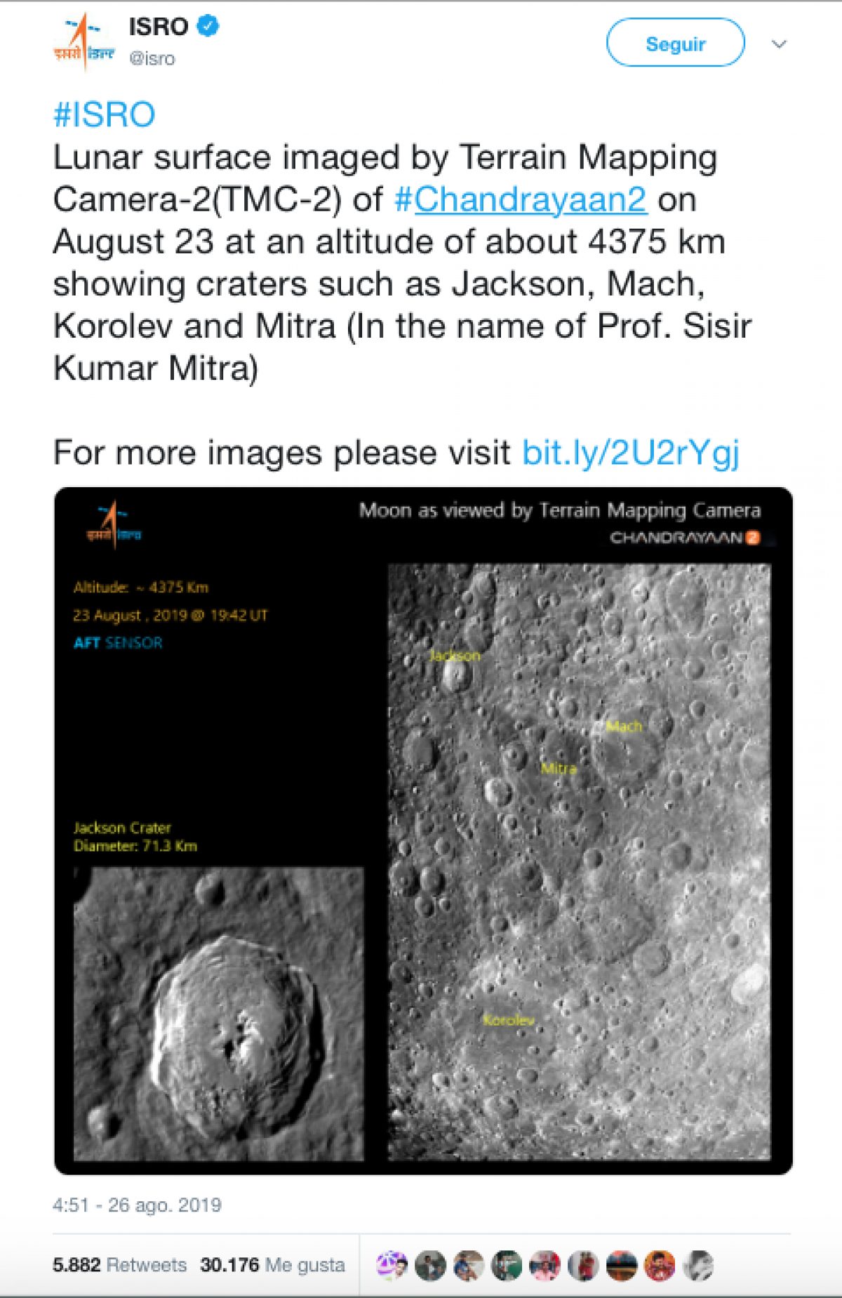 "La superficie lunar fotografiada por la cámara TMC-2 de Chandrayaan-2 el 23 de agosto a una altitud de aproximadamente 4.375 kilómetros que muestra cráteres como Jackson, Mach, Korolev y Mitra", tuiteó la institución india.