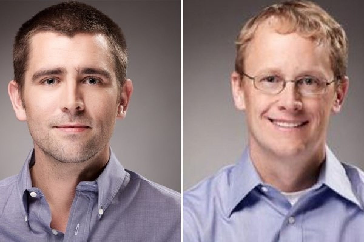 Chris Cox, uno de los ejecutivos de rango más alto en la compañía, y Chris Daniels se apartaron de la empresa un día después de una histórica caída mundial