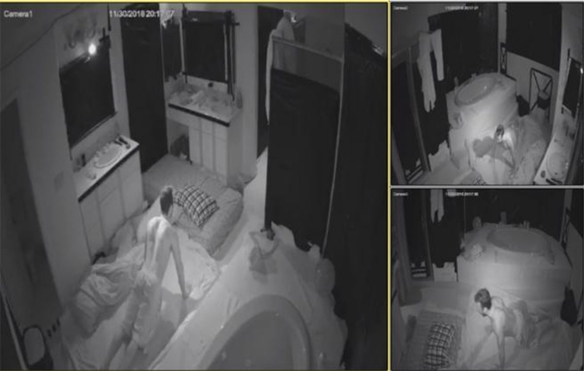 Una productora se interesó en el reto antes de que diera comienzo y por eso el baño contaba con varias cámaras de visión nocturna.