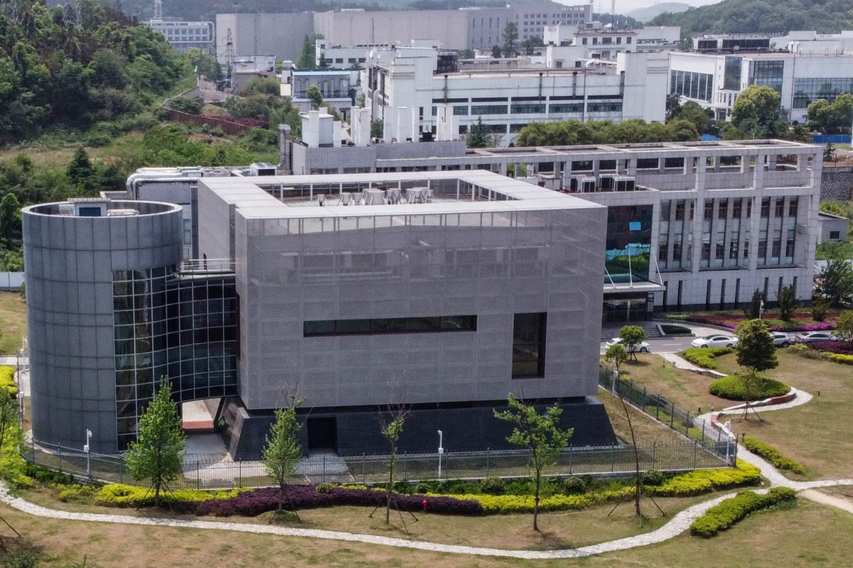 Una vista aérea muestra el laboratorio P4 en el Instituto de Virología de Wuhan en Wuhan, en la provincia central de Hubei de China. (Hector RETAMAL / AFP)