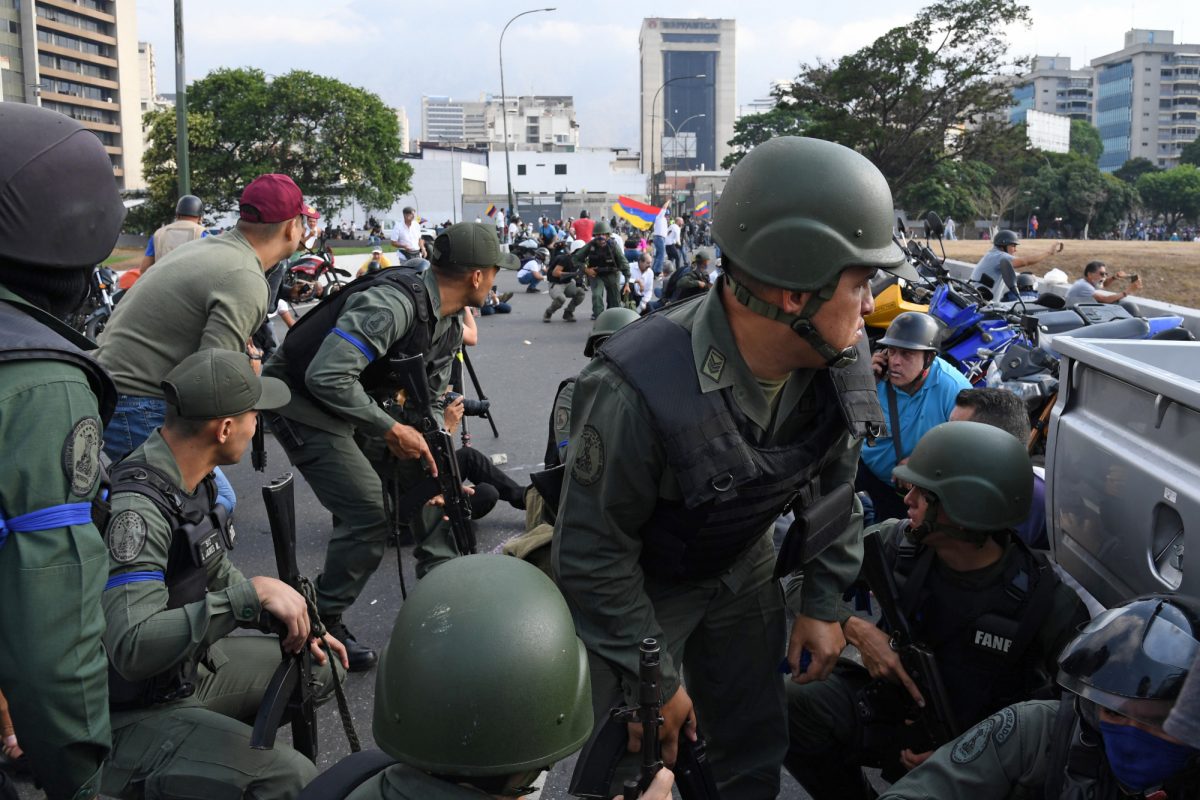 Un levantamiento militar se ha organizado en Venezuela con el liderazgo del presidente de la Asamblea Nacional, Juan Guaidó.