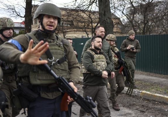 Imagen: El presidente ucraniano Volodymyr Zelensky recorrió la ciudad de Bucha, zona cercana a la capital Kiev. Imagen: El presidente ucraniano Volodymyr Zelensky recorrió la ciudad de Bucha, zona cercana a la capital Kiev.