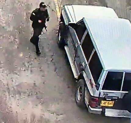 Imagen: Esta es la camioneta Nissan Patrol, modelo 1993, que explotó dentro de la escuela policial Imagen: Esta es la camioneta Nissan Patrol, modelo 1993, que explotó dentro de la escuela policial