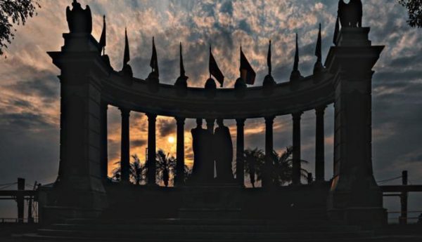 Imagen: El acto cívico se realiza al amanecer del 9 de octubre. CORTESÍA Imagen: El acto cívico se realiza al amanecer del 9 de octubre. CORTESÍA
