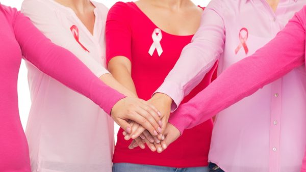 Imagen: Mujeres en apoyo por la investigación del Cáncer de mama. Imagen: Mujeres en apoyo por la investigación del Cáncer de mama.