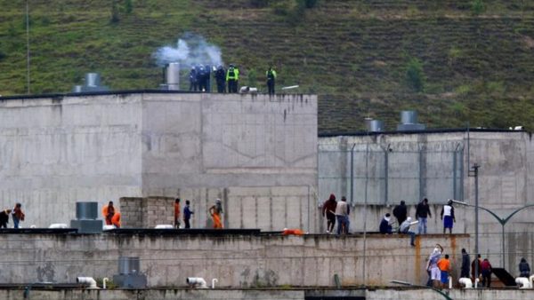 Imagen: Motín en la cárcel de Cuenca, Ecuador. (23.02.2021). Foto: Robert Puglla/imago images. Imagen: Motín en la cárcel de Cuenca, Ecuador. (23.02.2021). Foto: Robert Puglla/imago images.