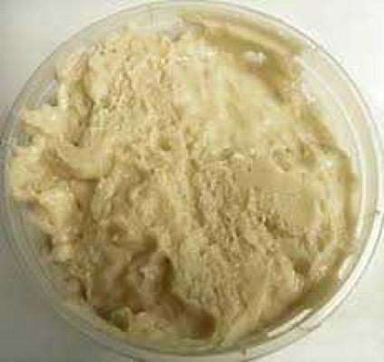 Imagen: El surimi se fabrica a menudo de pescado de abadejo y pescado blanco. Imagen: El surimi se fabrica a menudo de pescado de abadejo y pescado blanco.