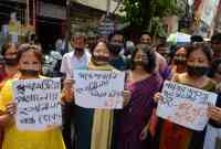 Noticia: India: Castigan públicamente a dos mujeres que se resistieron a ser violadas India: Castigan públicamente a dos mujeres que se resistieron a ser violadas