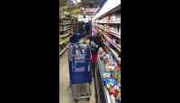 Noticia: VIDEO: mujer gana premio en un supermercado, su reacción desespera a miles VIDEO: mujer gana premio en un supermercado, su reacción desespera a miles