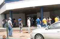 Noticia: VIDEO | Se registran aglomeraciones en entidades bancarias de Guayaquil VIDEO | Se registran aglomeraciones en entidades bancarias de Guayaquil