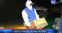 Noticia: VIDEO: Prefecto del Guayas entrega kits de alimentos en zonas rurales VIDEO: Prefecto del Guayas entrega kits de alimentos en zonas rurales