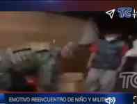 Noticia: VIDEO: Emotivo reencuentro de niño y militares VIDEO: Emotivo reencuentro de niño y militares