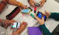 Noticia: Francia prohíbe el uso de celulares en la escuelas Francia prohíbe el uso de celulares en la escuelas