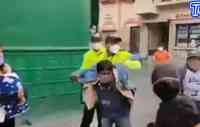 Noticia: VIDEO | Detienen a presunto delincuente acusado de apuñalar a un hombre en Riobamba VIDEO | Detienen a presunto delincuente acusado de apuñalar a un hombre en Riobamba