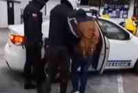 Noticia: VIDEO | Policía Nacional detuvo a sujetos dedicados al asalto a buses en Quito VIDEO | Policía Nacional detuvo a sujetos dedicados al asalto a buses en Quito
