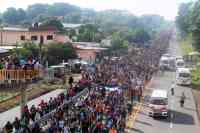 Noticia: Unos 350 centroamericanos de caravana migrante ingresaron por la fuerza a México Unos 350 centroamericanos de caravana migrante ingresaron por la fuerza a México