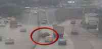 Noticia: VIDEO | Conductor a exceso de velocidad atropella a un hombre en Guayaquil VIDEO | Conductor a exceso de velocidad atropella a un hombre en Guayaquil