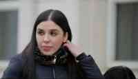 Noticia: La esposa de 'El Chapo' se va de vacaciones a Italia tras la sentencia contra el exlíder del Cártel de Sinaloa La esposa de 'El Chapo' se va de vacaciones a Italia tras la sentencia contra el exlíder del Cártel de Sinaloa