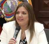 Noticia: Vicepresidenta califica de "calumnia" denuncia en su contra Vicepresidenta califica de "calumnia" denuncia en su contra